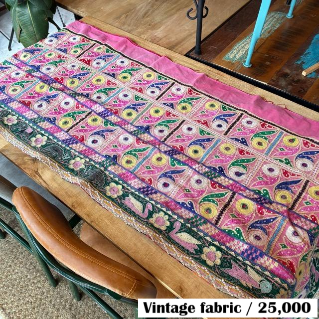 INDIA　Vintage Rabari embroidered fabric　62×180cm　25000-1