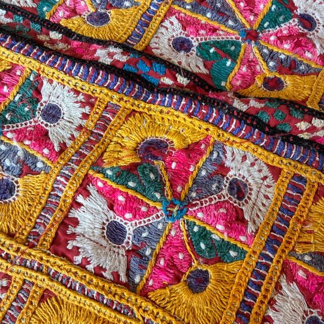 INDIA　Vintage Rabari embroidered fabric　50×170cm　22000-1