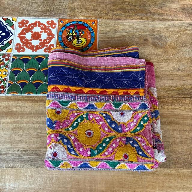 INDIA　Vintage Rabari embroidered fabric　50×180cm　24000-2