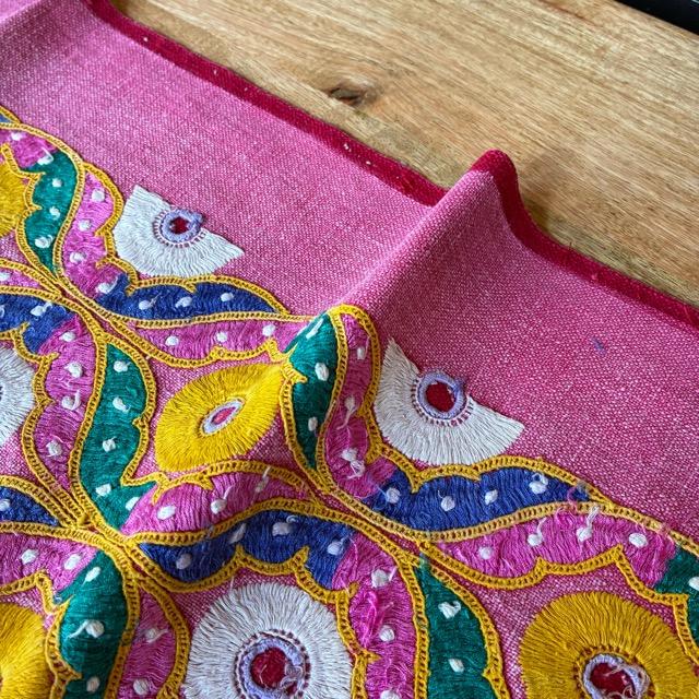 INDIA　Vintage Rabari embroidered fabric　50×180cm　24000-2