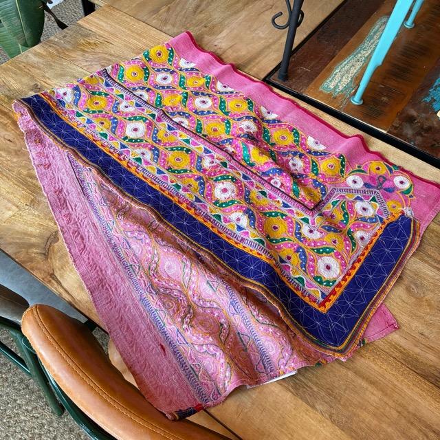 INDIA　Vintage Rabari embroidered fabric　50×180cm　24000-2