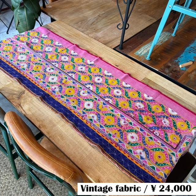INDIA　Vintage Rabari embroidered fabric　50×180cm　24000-2