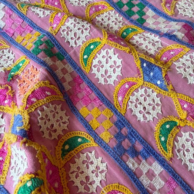 INDIA　Vintage Rabari embroidered fabric　66×180cm　25000-3