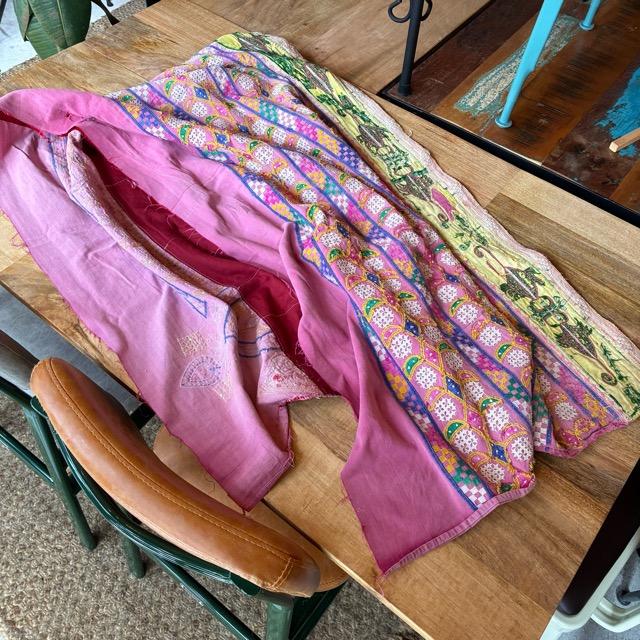 INDIA　Vintage Rabari embroidered fabric　66×180cm　25000-3