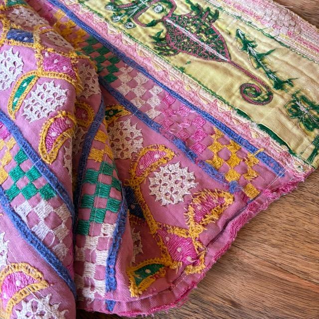 INDIA　Vintage Rabari embroidered fabric　66×180cm　25000-3