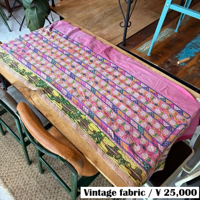 INDIA　Vintage Rabari embroidered fabric　66×180cm　25000-3