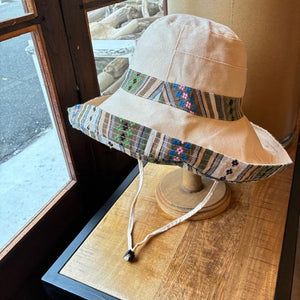 TOPANGA Accessory　サラッペリバーシブルサンハットハット　アイボリー　コットン　日除け　顎紐　アウトドア　エスニック　ガーデン　リゾート　旅行　