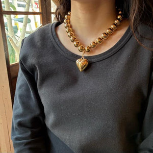 TOPANGA Jewelry　チャビーハートチャーム＆ボールネックレス　ゴールド　カジュアル　ショートネックレス　チャーム　ペンダント　チョーカー　ボールチェーン