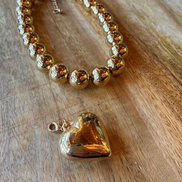 TOPANGA Jewelry　チャビーハートチャーム＆ボールネックレス　ゴールド　カジュアル　ショートネックレス　チャーム　ペンダント　チョーカー　ボールチェーン