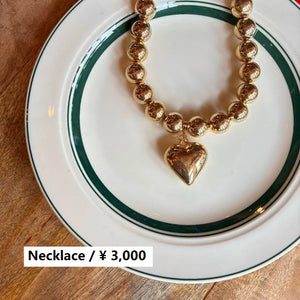 TOPANGA Jewelry　チャビーハートチャーム＆ボールネックレス　ゴールド　カジュアル　ショートネックレス　チャーム　ペンダント　チョーカー　ボールチェーン