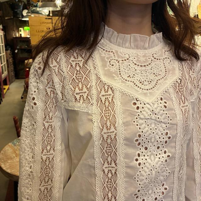Topanga Lady's　ロマンチックエンブロイダリーレースブラウス　ホワイト　長袖　ギャザーネック　ボヘミアン　インナー　重ね着　Mサイズ　Lサイズ