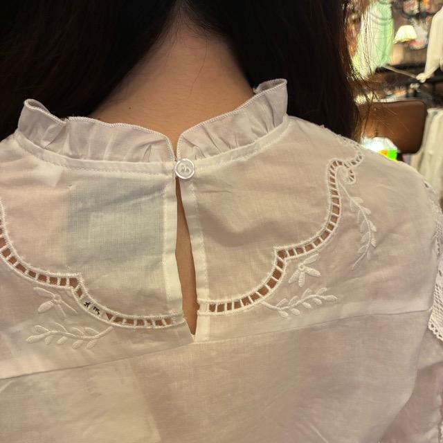 Topanga Lady's　ロマンチックエンブロイダリーレースブラウス　ホワイト　長袖　ギャザーネック　ボヘミアン　インナー　重ね着　Mサイズ　Lサイズ