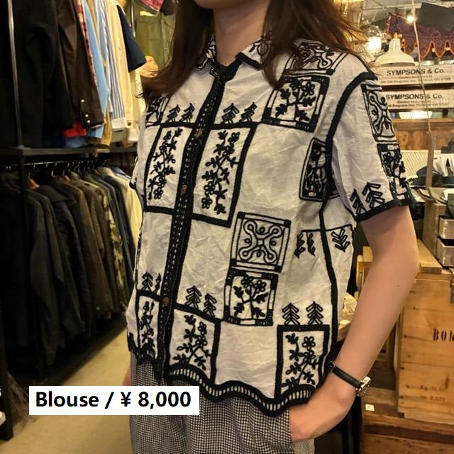 Topanga Lady's　フラワーエンブロイダリーブラウス　ブラック＆ホワイト　半袖　シャツ　ボヘミアン　インナー　カーディガン　リゾートスタイル　羽織