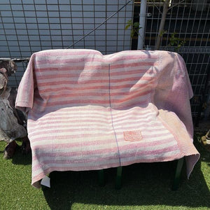 インド　ヴィンテージラホールキルト 38000-3　130×160cm　カンタ　ベッドカバー　ソファカバー　マルチカバー　ハンドメイド　１点もの　ホワイト　レッド