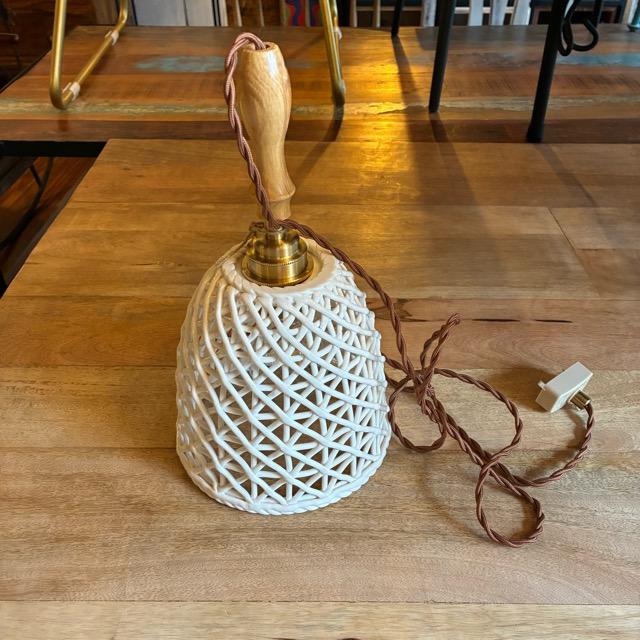 TOPANGA Lighting　セラミックレースベルランプ　トール　吊照明　照明器具　リビング　カウンター　カフェ　和室　レトロ　ホワイト　ウッド　ペンダントランプ