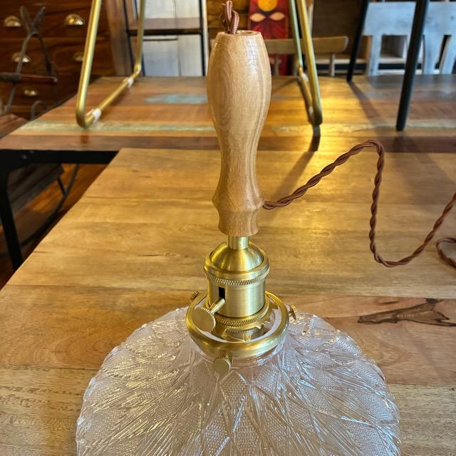 TOPANGA Lighting　レースカットガラスベルランプ　吊照明　照明器具　カウンター　カフェ　和室　レトロ　ホワイト　ウッド　ペンダントランプ