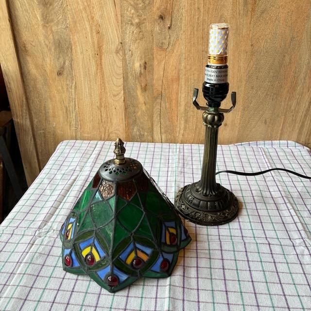TOPANGA　Lighting　ステンドグラステーブルランプ　ピーコック　グリーン　クジャク　ガラスランプ　スタンドランプ　ナイトランプ　玄関　寝室