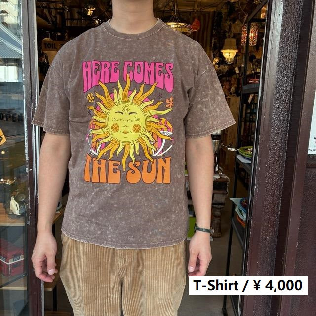 TOPANGA Lady's　ピグメントダイグラフィックTシャツ　HERE COMES THE SUN　 ブラウン　カットソー　M　L　XL　メンズ　レディース　ユニセックス