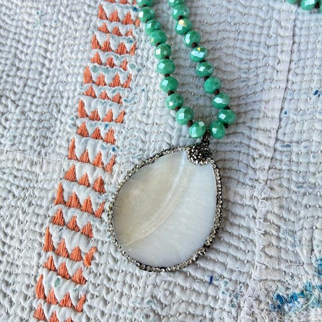 TOPANGA Jewelry　シェルティエラロングネックレス　ベルデ　チャームネックレス　ペンダントネックレス　ボヘミアン　エスニック　ギフト　貝　パール