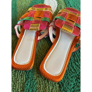 TOPANGA Footwear　メタリックカラー編み込みサンダル　ミュール　スクエアトゥ　リゾート　37　38　39　40　　