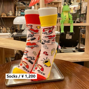 TOPANGA SOCKS Lady's　アシンメトリーソックス　GIRL　ピンク　イエロー　リップ　ガール　靴下　ユニーク　プチギフト　クルーソックス