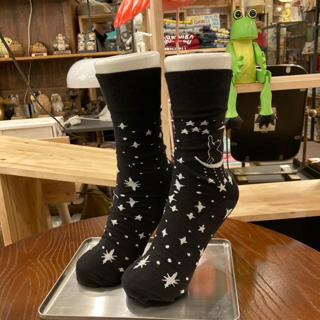 TOPANGA SOCKS Lady's　アシンメトリーソックス　MOON CAT　月　ムーン　キャット　黒猫　ブラック　ホワイト　靴下　ユニーク　プチギフト　クルーソックス