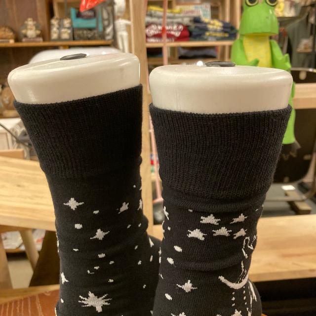 TOPANGA SOCKS Lady's　アシンメトリーソックス　MOON CAT　月　ムーン　キャット　黒猫　ブラック　ホワイト　靴下　ユニーク　プチギフト　クルーソックス