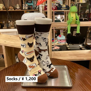 TOPANGA SOCKS Lady's　アシンメトリーソックス　DOG TALK　ベージュ　グレー　犬　ドッグ　靴下　ユニーク　プチギフト　クルーソックス