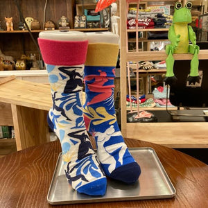 TOPANGA SOCKS Lady's　アシンメトリーソックス　DANCE　ホワイト　ブルー　アート　ピンク　ダンス　靴下　ユニーク　プチギフト　クルーソックス