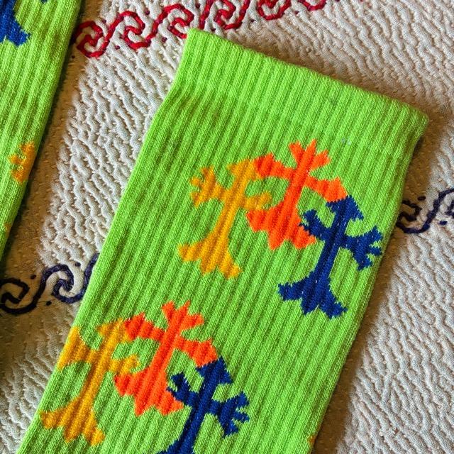 TOPANGA SOCKS Lady's　ネオンクロスソックス　全4色　靴下　足元ファッション　プチギフト　クルーソックス　スニーカー　リブソックス　スポーティー