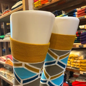 TOPANGA SOCKS Men's　ジオメトリックソックス　ベージュ×ブルー　靴下　メンズソックス　スニーカー　足元ファッション　プチギフト　クルーソックス