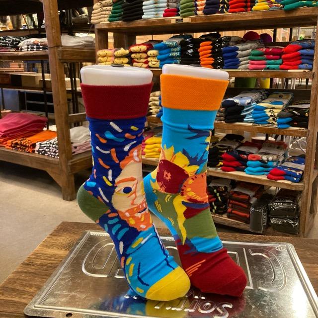 TOPANGA SOCKS Lady's　アシンメトリーソックス　ゴッホとひまわり　ブルー　水色　ファッション　レディース　靴下　ユニーク　プチギフト