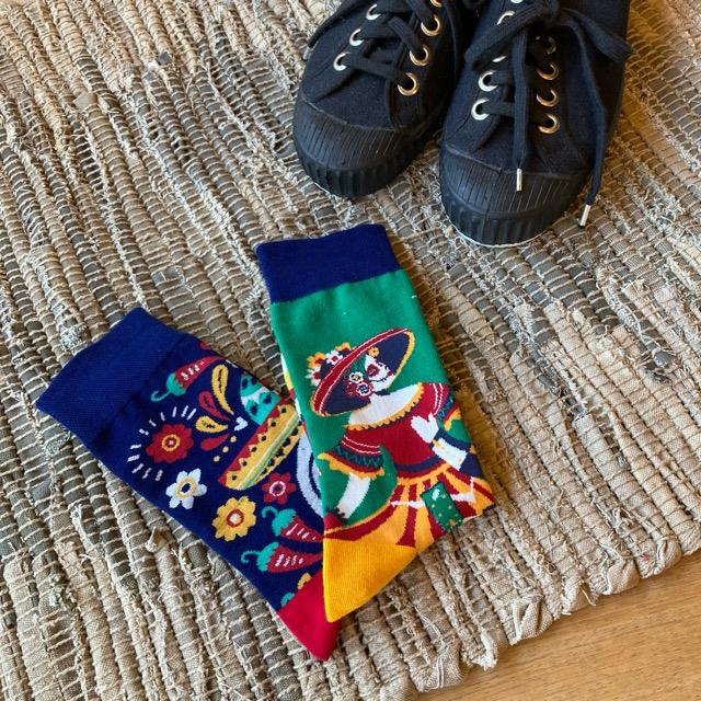 TOPANGA SOCKS Lady's　アシンメトリーソックス　フリーダとカラベラ　グリーン　ネイビー　メキシコ　ファッション　レディース　靴下　ユニーク　プチギフト