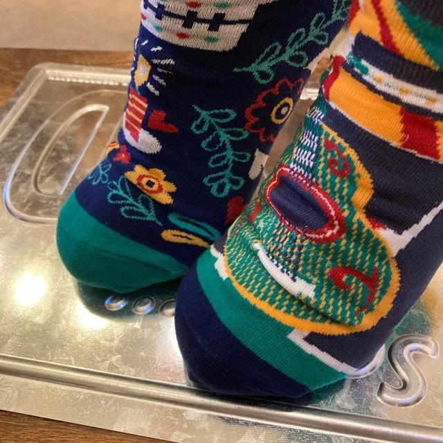 TOPANGA SOCKS Lady's　アシンメトリーソックス　フリーダとカラベラ　グリーン　ネイビー　メキシコ　ファッション　レディース　靴下　ユニーク　プチギフト