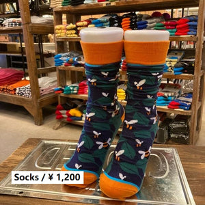 TOPANGA SOCKS Lady's　アートソックス　ハニーガーデン　ミツバチ　庭　ネイビー　オレンジ　ファッション　レディース　靴下　ユニーク　プチギフト