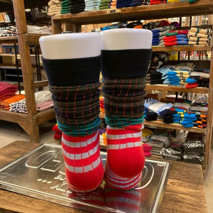 TOPANGA SOCKS Lady's　クレイジーボーダーハイソックス　レッド×カーキ　ファッション　レディース　靴下　ユニーク　プチギフト