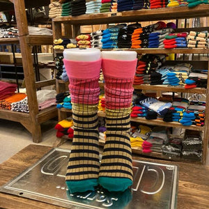 TOPANGA SOCKS Lady's　クレイジーボーダーハイソックス　ベージュ×ピンク　ファッション　レディース　靴下　ユニーク　プチギフト