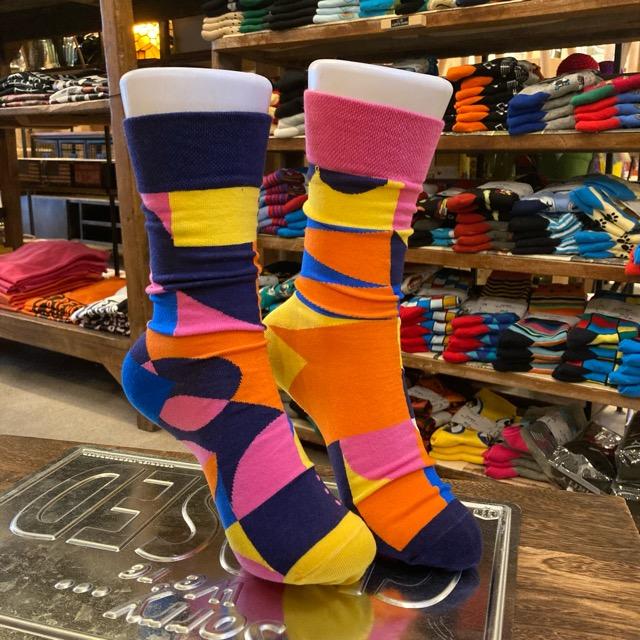 TOPANGA SOCKS Lady's　アシンメトリーソックス　ジオメトリック　カラフル　サークル　レトロ　図形　ファッション　レディース　靴下　ユニーク　プチギフト