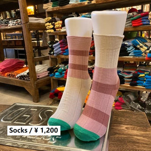 TOPANGA SOCKS Lady's　バイカラーアシンメトリーリブソックス　ピンク×ベージュ×グリーン　ボーダー　ファッション　レディース　靴下　ユニーク　プチギフト