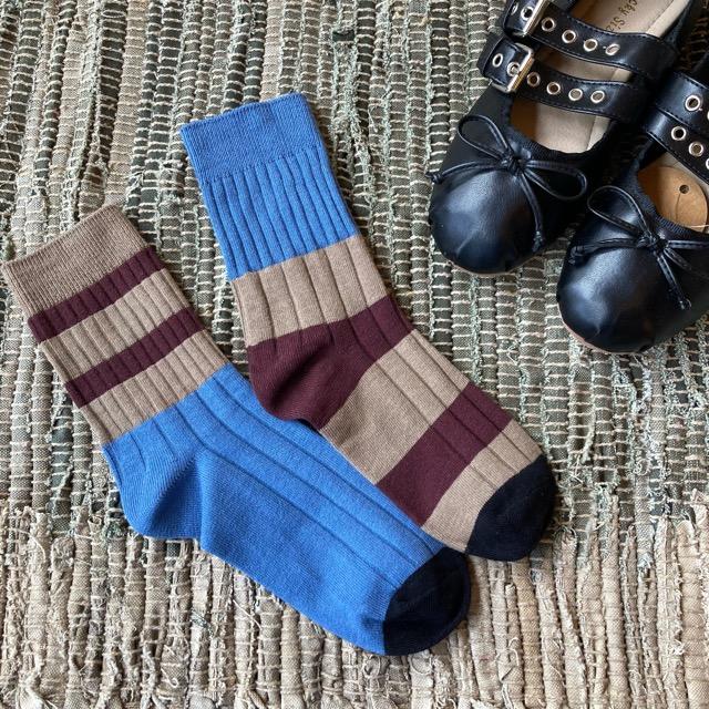 TOPANGA SOCKS Lady's　バイカラーアシンメトリーリブソックス　ベージュ×ブラウン×ブルー　ボーダー　ファッション　レディース　靴下　プチギフト