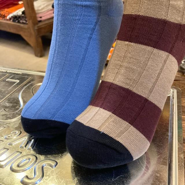 TOPANGA SOCKS Lady's　バイカラーアシンメトリーリブソックス　ベージュ×ブラウン×ブルー　ボーダー　ファッション　レディース　靴下　プチギフト