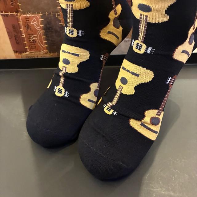 TOPANGA SOCKS Men's Art Socks Acoustic guitar Black