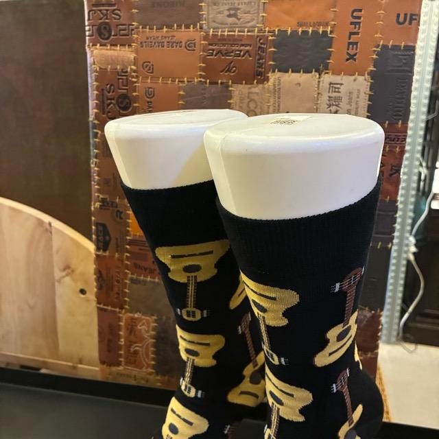 TOPANGA SOCKS Men's Art Socks Acoustic guitar Black