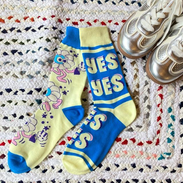 TOPANGA SOCKS Lady's　アシンメトリーソックス　YES FLOWER　花　フラワー　ブルー　ホワイト　レディース　靴下　ユニーク　プチギフト　クルーソックス