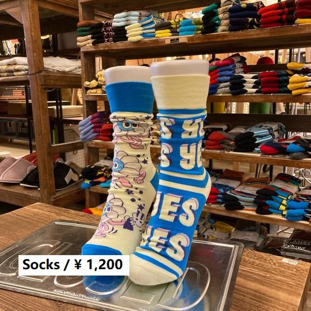 TOPANGA SOCKS Lady's　アシンメトリーソックス　YES FLOWER　花　フラワー　ブルー　ホワイト　レディース　靴下　ユニーク　プチギフト　クルーソックス