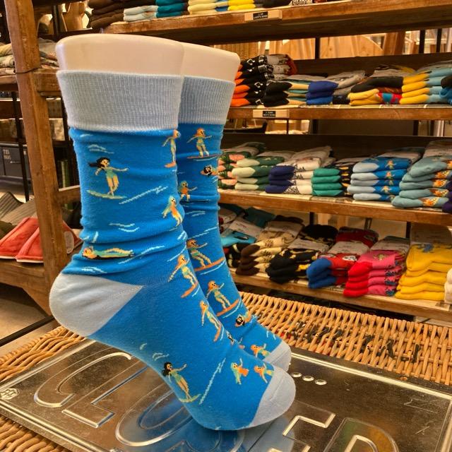 TOPANGA SOCKS Men's　サーフガールソックス　ブルー　サーフィン　ガールズ　海　靴下　メンズソックス　派手ソックス　　動物ソックス　プチギフト