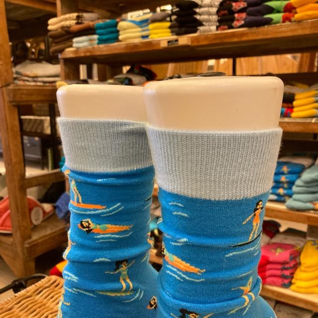 TOPANGA SOCKS Men's　サーフガールソックス　ブルー　サーフィン　ガールズ　海　靴下　メンズソックス　派手ソックス　　動物ソックス　プチギフト