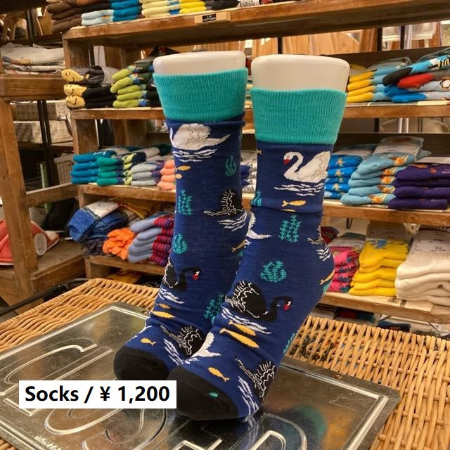 TOPANGA SOCKS Men's　スワンソックス　ネイビー　白鳥　黒鳥　湖　靴下　メンズソックス　派手ソックス　　動物ソックス　プチギフト