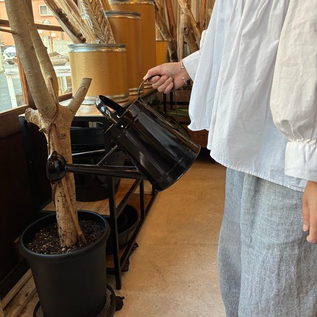Earth Color Watering Can　Black