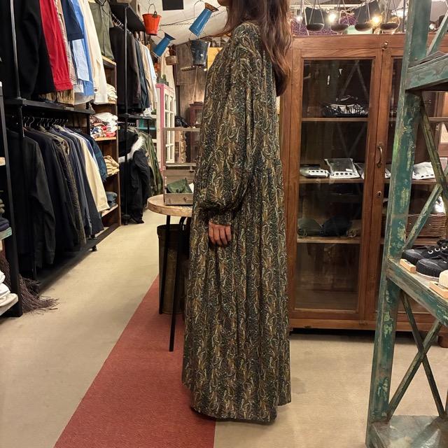 PARIS DE AOUNE Earth Paisley Band Collar Gathered Dress, Long, UNIVERSAL TISSU, Made in Japan　